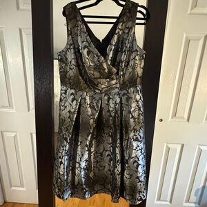 Adrianna Papell Metallic Silver & Black Floral Midi Dress